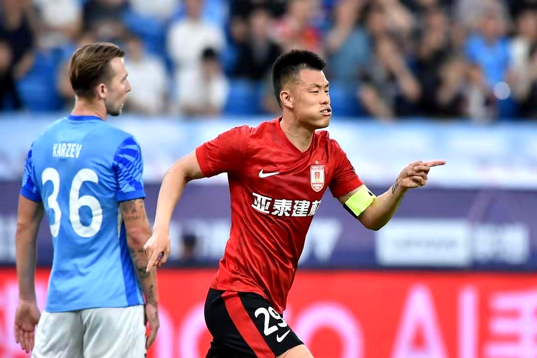 欧博登录-中超赛后再迎强敌，里昂再遭质疑，主帅态度：质疑声仍在，身体对抗强度拉满的简单介绍