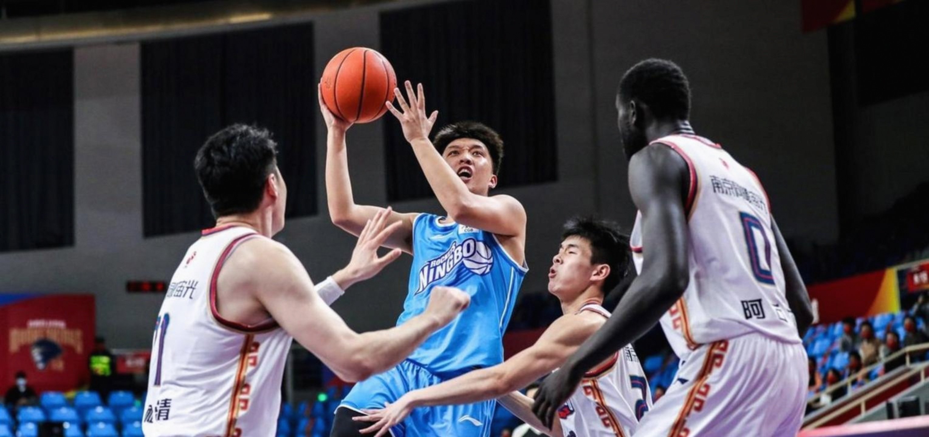 oubo登录-里程碑夜布莱顿战术微调，CBA季后赛今夜刷纪录，悬念犹存，阵容厚度经受考验的简单介绍